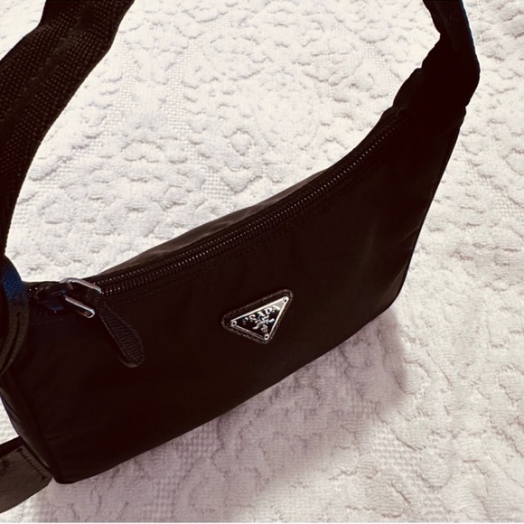 Prada | Handbag | Re-Nylon Prada Re-Edition 2000 Mini Bag - Picture 6 of 14